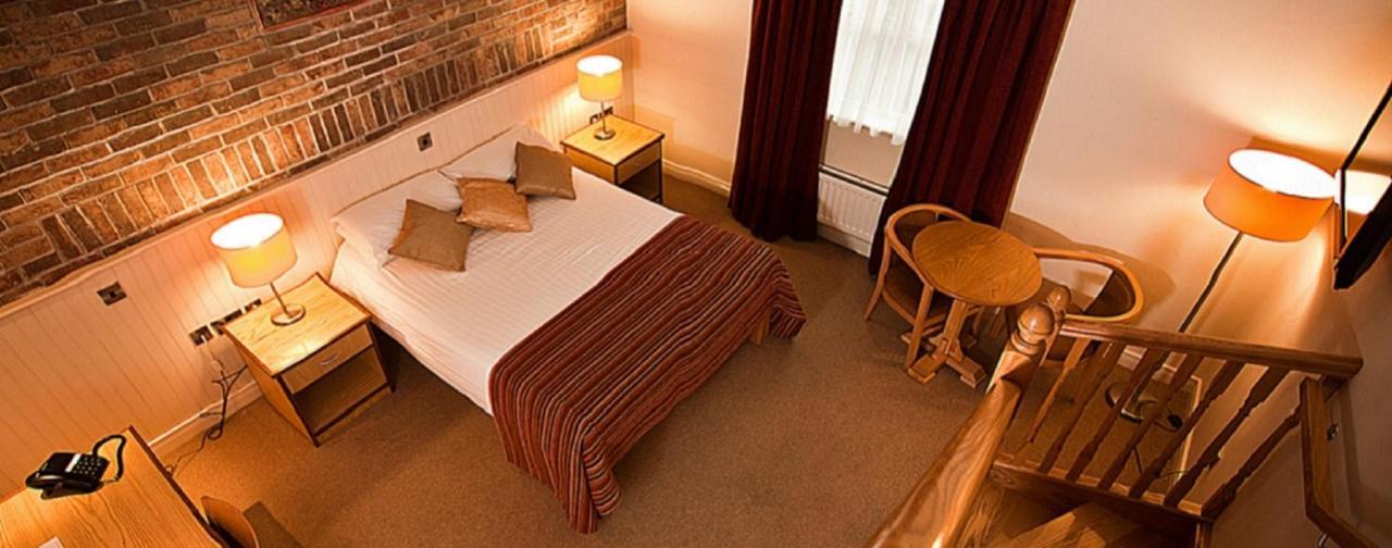 The Terrace Hotel Magherafelt Buitenkant foto