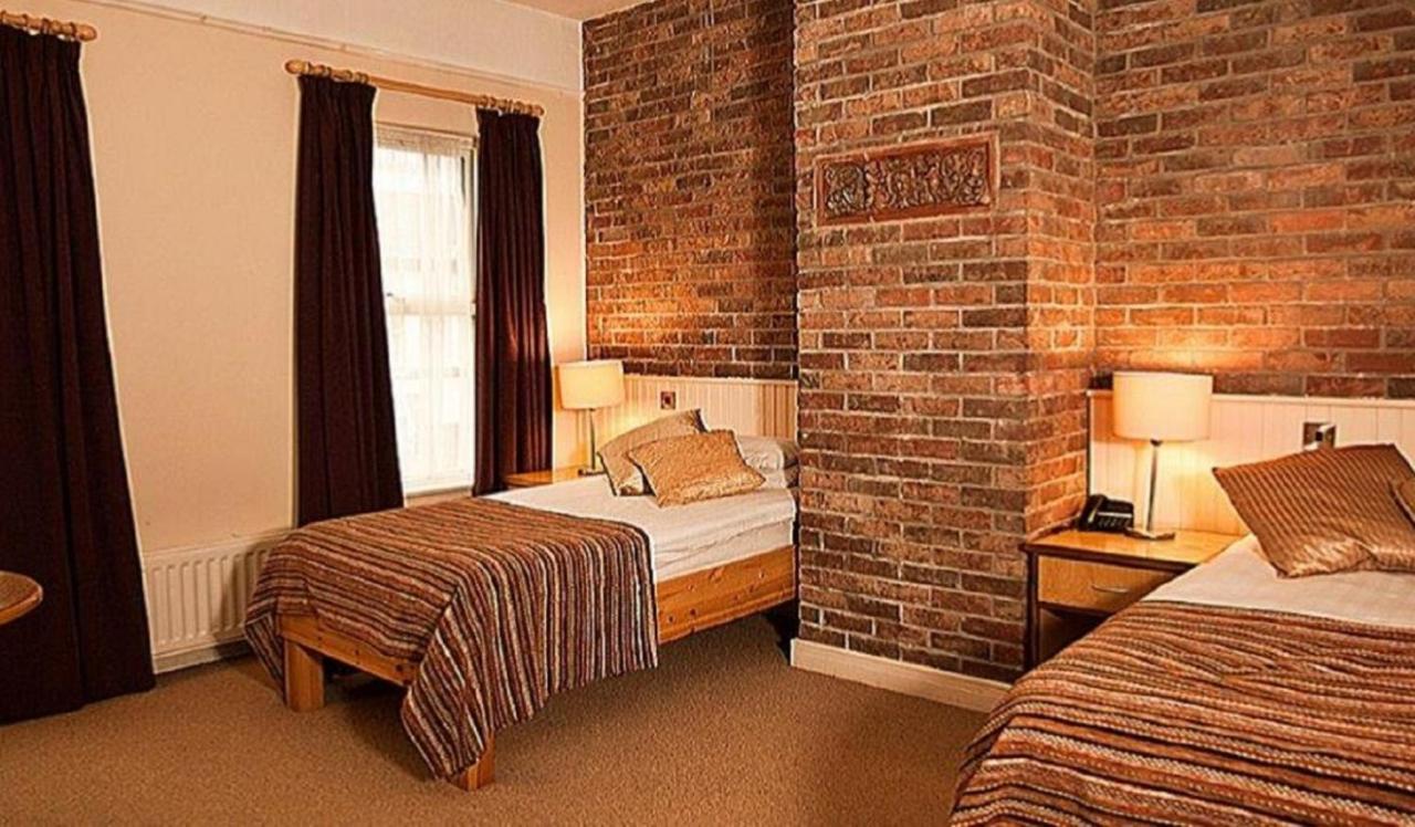 The Terrace Hotel Magherafelt Buitenkant foto