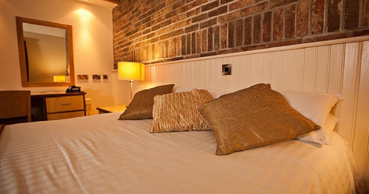 The Terrace Hotel Magherafelt Buitenkant foto