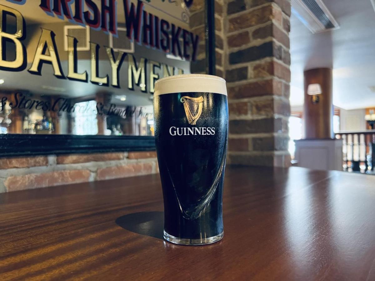 The Terrace Hotel Magherafelt Buitenkant foto