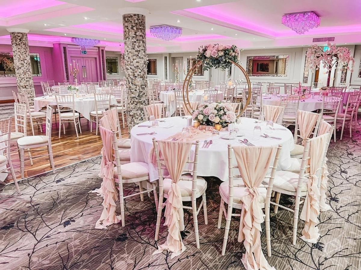The Terrace Hotel Magherafelt Buitenkant foto